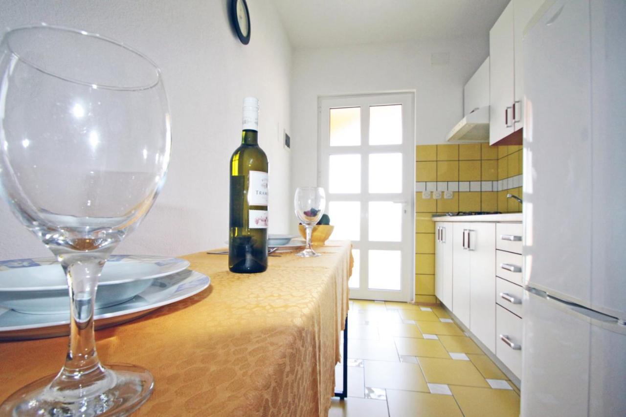 Apartments By The Sea Vinjerac, Zadar - 5824 المظهر الخارجي الصورة